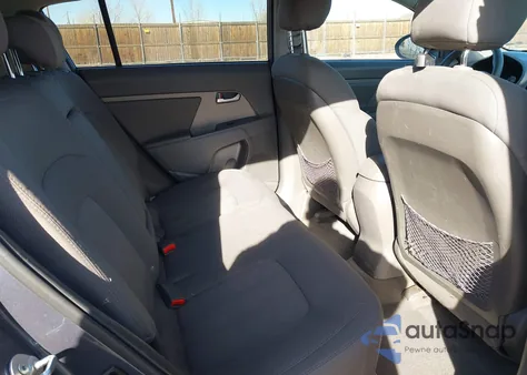 2011 Kia Sportage Lx z USA, uszkodzony, nr VIN KNDPBCA24B7131825